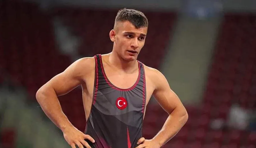 Çorumlu güreşçi, Avrupa Şampiyonu oldu 